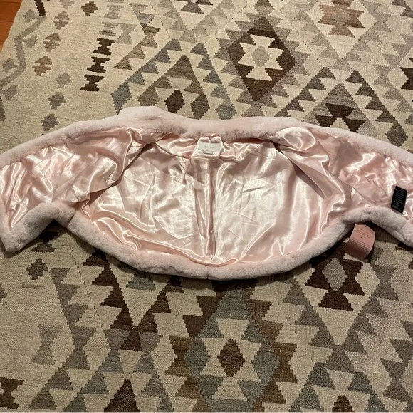 BHLDN faux fur shrug capelet NWT - Picture 5 of 6